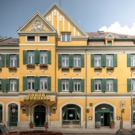 Hotel Bergwirt Schonbrunn Отели рядом с достопримечательностью «13. Хитцинг»
