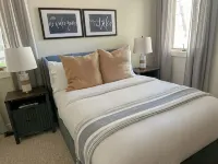 Lake House Cabin 3Br/2BA Sleeps 6 Water Front with Private Boat Dock for Fishing - 4-Star
