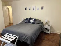 Gorgeous 6-Bedroom House. Sleeps 14 .3 Mile from the Beach! - 4 estrellas