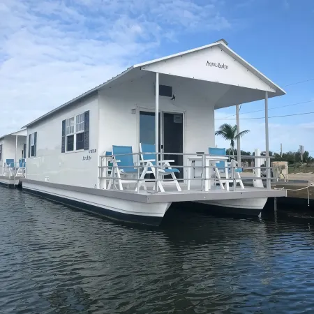 Old Wooden Bridge Resort & Marina