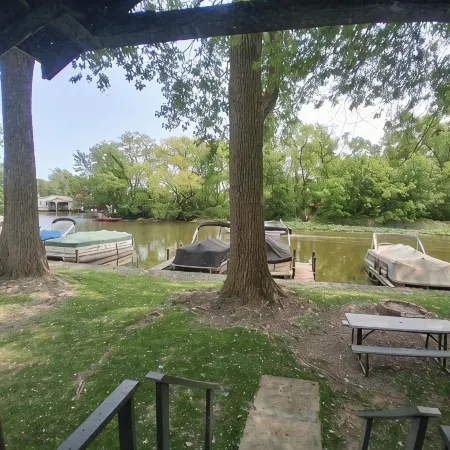 Newland's Resort: Cozy Channel Front Cottage #2 on Indian Lake with a Boat Dock
