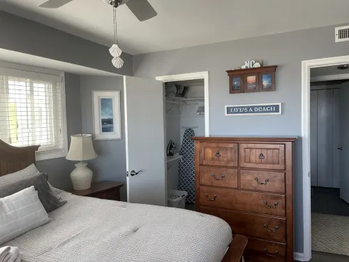 ON THE ROCKS! Oceanfront, 1st floor with a million dollar view and a pool! - Strand