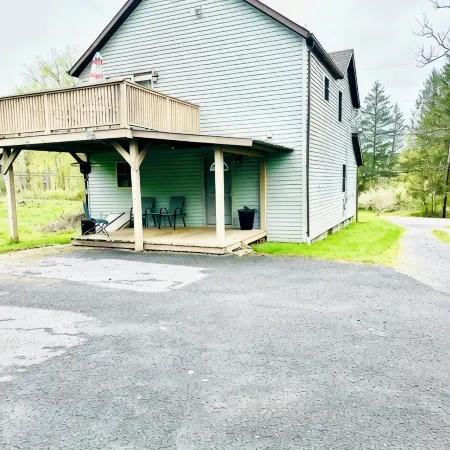 House 20 Minutes from Elk Viewing and 5 Minutes from Local Restaurants!
