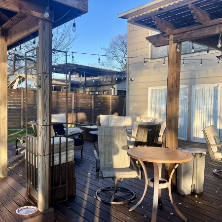 5-bedroom vacation home waterfront on Lake Conroe