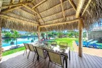 Heated Pool! Waterfront+Tiki Hut! Close To Beach! - 4성급