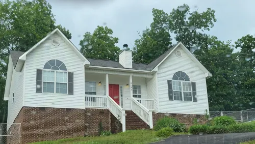 11. Spacious Lakeview home, King bed, minutes to downtown, shopping, boat ramps - 3성급
