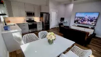2 Minutes to UT & 8 min to Downtown: Pets OK + Free Bkfast & Coffee - Bungalows