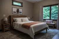 Hidden Retreat on 30 Wooded Acres 5 Miles to Town - 4-Star