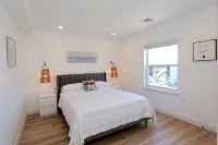Modern Spacious Beach Getaway + Private Deck -- 604 #5 - 4-Star