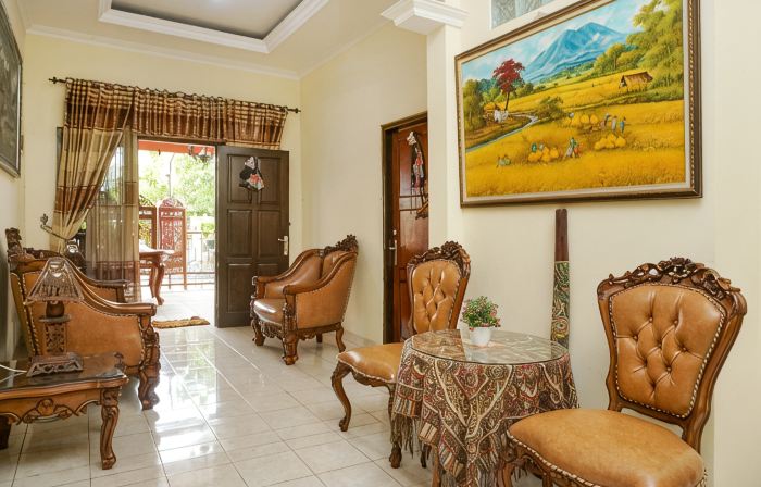 The Homey Rooms and Tours