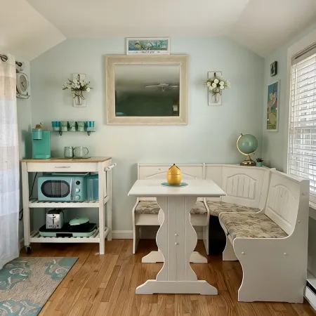 Cozy Cape Cottage