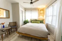 The Bohemian Cottage + Butterfly Garden - บ้านพักหลังเล็ก
