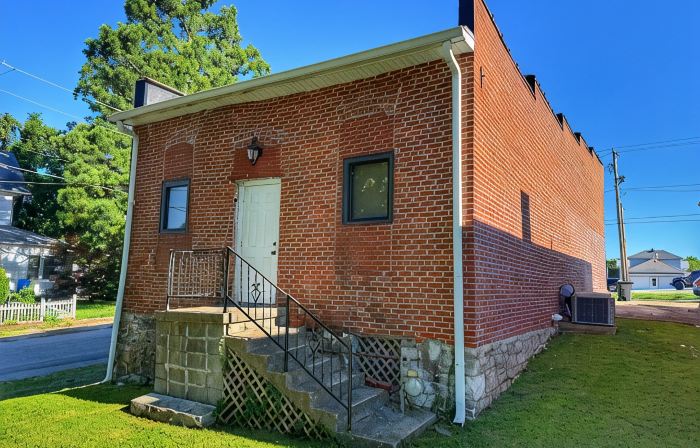 Stunning 2 Bedroom in Town, Close to Shawnee National Forest