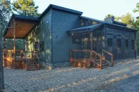 Fun group? Fun Cabin near Robbers Cave State Park!  Sleeps 14! - Chalets