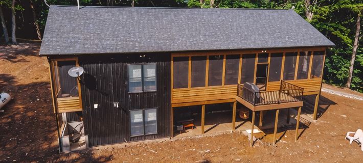 Luxurious Speakeasy Lodge, Hot Tub, Wifi & Hidden Speakeasy! Mins from the Caves Hotels in Vinton County
