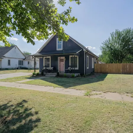 Blue house on 5th! Arcade room, fire pit, privacy fenced yard, and more!!