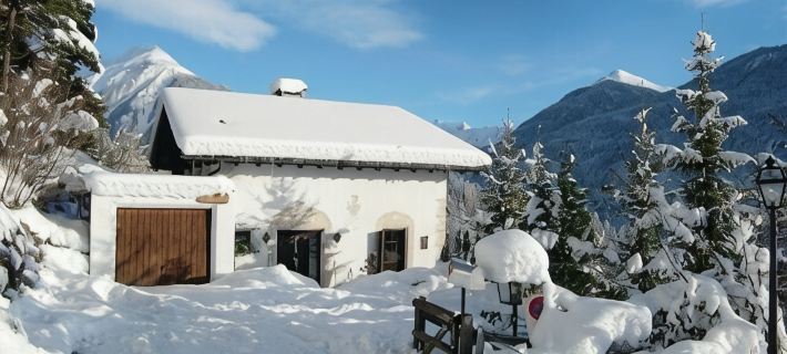 Holiday home between Davos + Lenzerheide, 8 people, hiking, cycling, swimming Hotels in Albula District