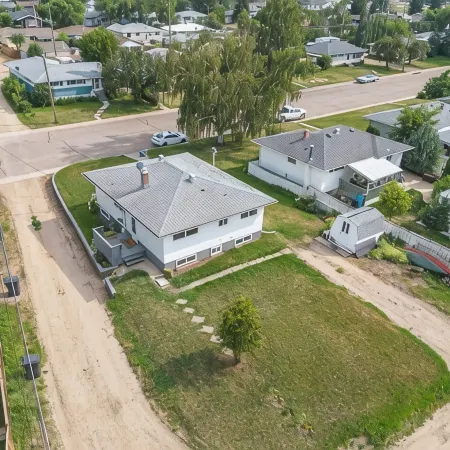 Chic 4-bedroom, 2-bath home close to downtown and next to the river