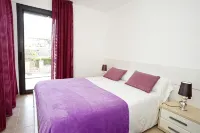 Luxury apartment with beautiful views, private pool and beach access - Villaer