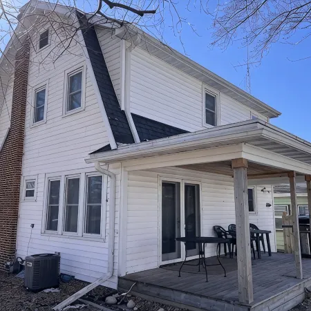 Updated cozy home just two blocks from downtown Wisconsin Dells.