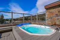 The ultimate ski studio at Keystone!  Upgraded with a premium king size bed. - 2-Star