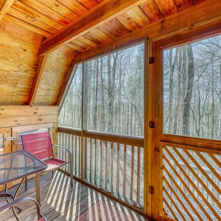 Bearly Behavin. A-Frame Blue Ridge cabin. Near Toccoa River and Suches.