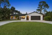 NEW Naples Modern Farmhouse w/Heated Pool, Sleep 10 - 3 tähden