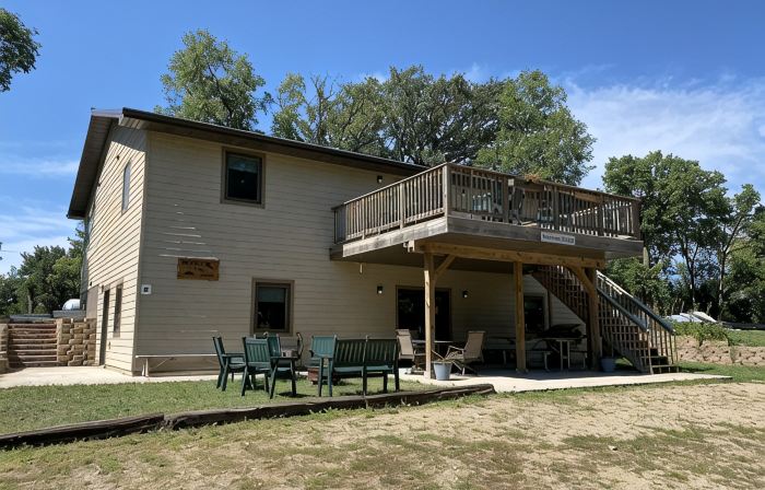 NeSoDak Lake View Lodge on Lake Enemy Swim