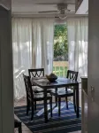 DAPHNE -  MOBILE BAY CONDO - Great location - Homestays