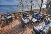 Sisu Shores: Lakefront Home with Private Beach and Wood Burning Sauna - شاطئ