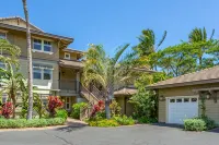 Summer DiscountsLuxurious Oceanfront Unit – Stunning Views & Top-Floor Living! - Pools