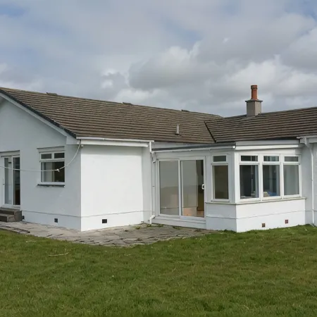 Beautiful 10 person modern bungalow in Bruichladdich with stunning views