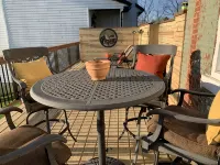 Mississippi River Views and Downtown LeClaire all in one! - 4-Star