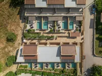 Pnoes Luxury Suites - parking