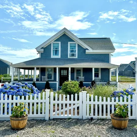 Beachfront on our private beach! Siren Cottage - Pipers' Shore