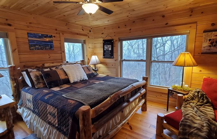 Private Stunning Mtn Views LogCabin Jetted Tub EV Charger Wifi 15 Min-Lake James