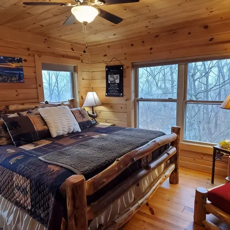 Private Stunning Mtn Views LogCabin Jetted Tub EV Charger Wifi 15 Min-Lake James