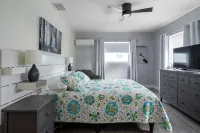 ☆Featured on HGTV☆ Heated Pool, SleepNumber Beds, Beach Cruisers - Swimmingpools