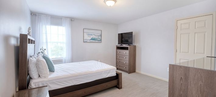 Beach house with room for everyone! 2 blocks to the beach with inground pool. Hotel di Point Pleasant Beach