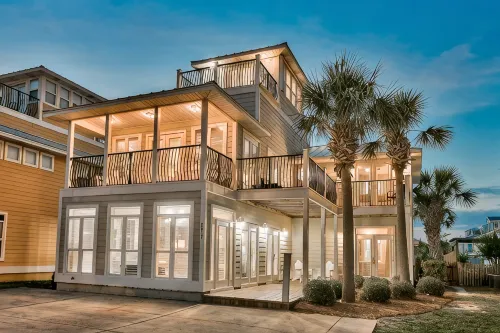 Luxury 7 BR Across Beach. Pool,Gulf Views,Pool Table,Ping Pong, Golf Cart Rental - Private Pools
