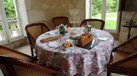 Château de Blavou Hôtels à : Préaux-du-Perche