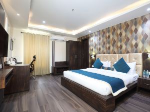 Pinnacle by Click Hotels, Lucknow