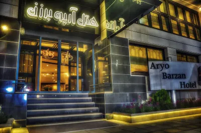 Aryo Barzan Hoteles cerca de Bazaar Vakil
