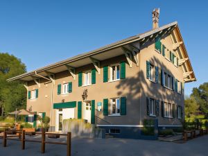Amodo Lodge: Chambre d'hôtes et Gîte, au calme, proche Évian, Lac Léman et station de ski de Châtel, Haute-Savoie