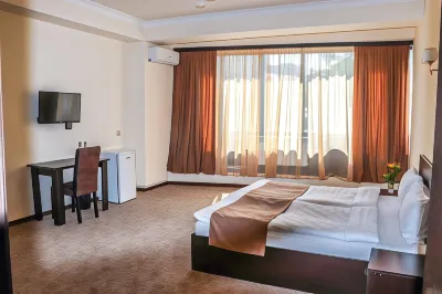 Yerevan Centre Hotel Hotels near Կասկադ համալիր
