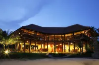 Royal Regantris Villa Karang Hotels near Gili Meno island
