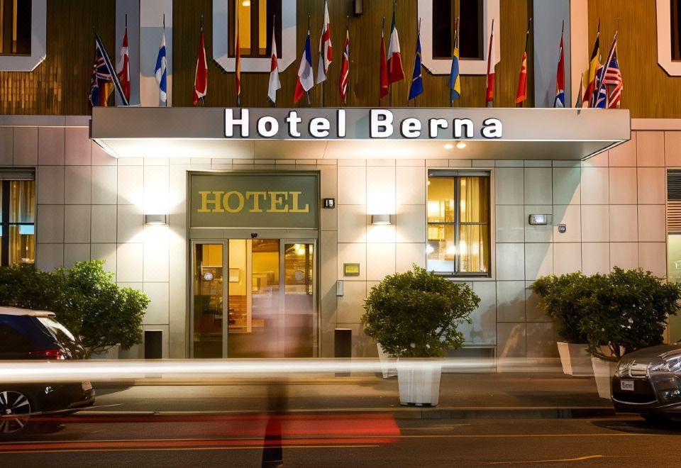 [호텔 베르나 밀란의 로비 모습]