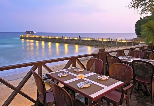 투나마야 비치 & 스파 리조트 전경