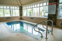 Pocaterra Inn and Waterslide - spa