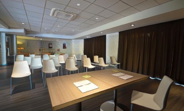 Turin Airport Hotel & Residence - Housity